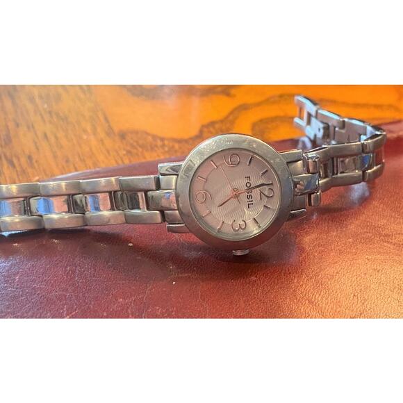 Women's 23mm Silver Tone Fossil Watch, WR 50M, ES-2187 - Picture 2 of 3